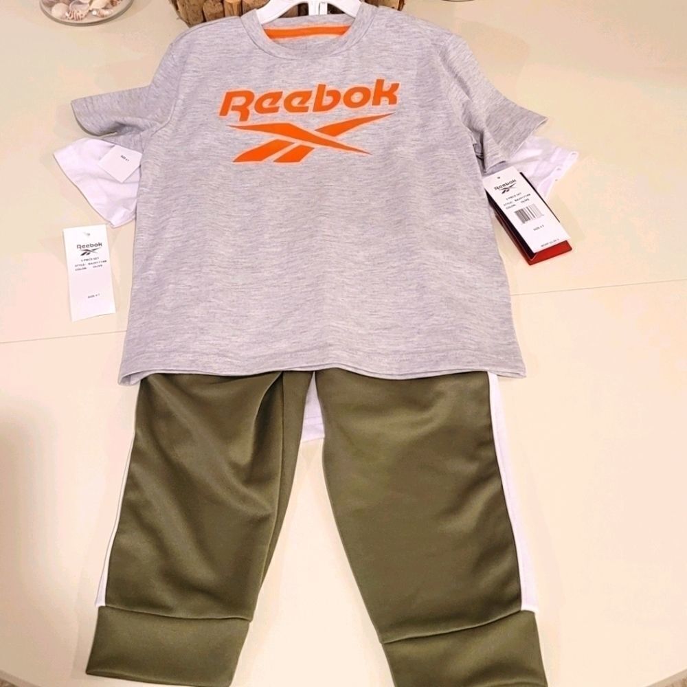 Olive green 3 piece Reebok outfit size 4T